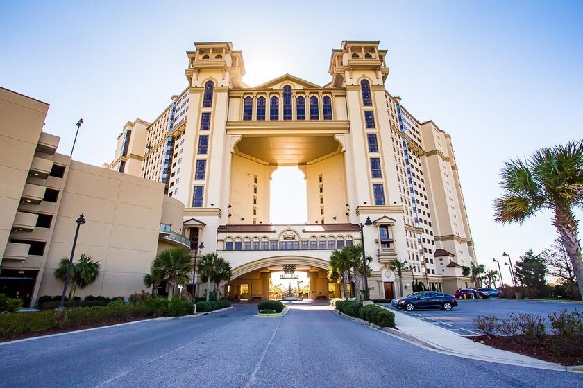 Spectacular furnished oceanfront 4 BD/3.5 BA end unit with wrap - Beach Condo for sale in North Myrtle Beach, South Carolina on Beachhouse.com