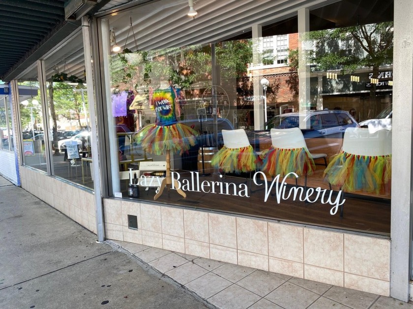 Excellent winery brand expansion opportunity in prime Southwest - Beach Commercial for sale in Saint Joseph, Michigan on Beachhouse.com