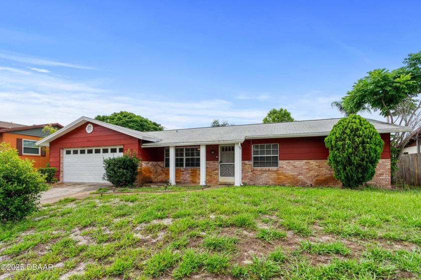 SELLER CONCESSION TO BUYER!! Family or Investor Opportunity for - Beach Home for sale in Daytona Beach, Florida on Beachhouse.com