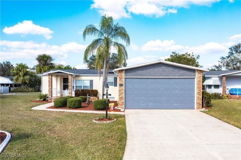 Beautifully well-maintained Split 2 Bed Room, 2 Bath Home in - Beach Home for sale in North Fort Myers, Florida on Beachhouse.com
