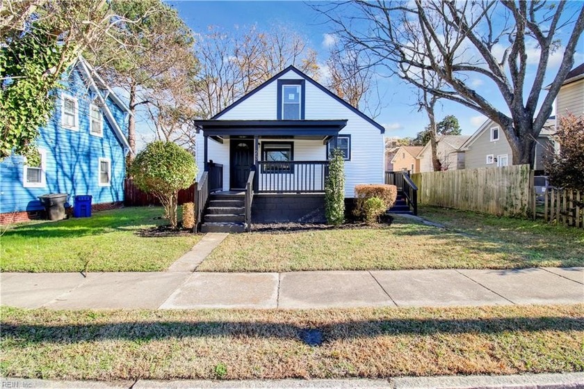 Welcome to this stunning newly remodeled 3 bed/2bath home - Beach Home for sale in Portsmouth, Virginia on Beachhouse.com