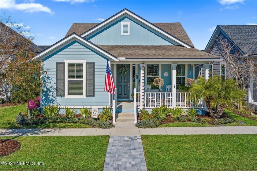Beautiful Rivertown Mainstreet home is move in ready! Enjoy - Beach Home for sale in Saint Johns, Florida on Beachhouse.com