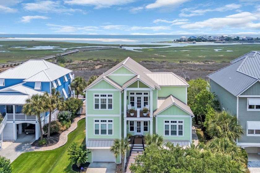 Discover breathtaking views of the creek, marshlands, and - Beach Home for sale in Pawleys Island, South Carolina on Beachhouse.com