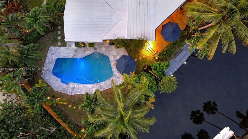 TRUE two car garage/utility sink,all impact,double wide modern - Beach Home for sale in Oakland Park, Florida on Beachhouse.com