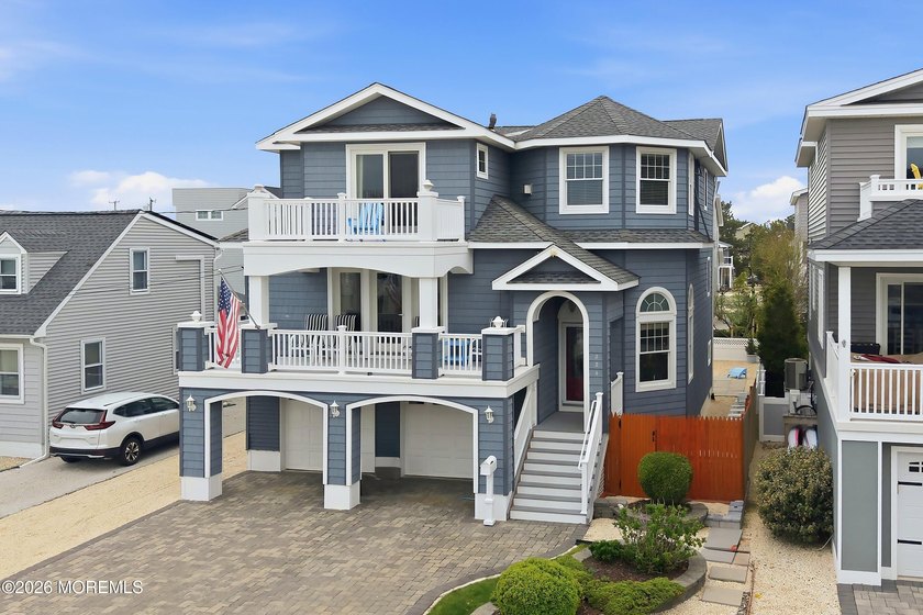This custom-built beach home offers not only a well-designed - Beach Home for sale in Surf City, New Jersey on Beachhouse.com