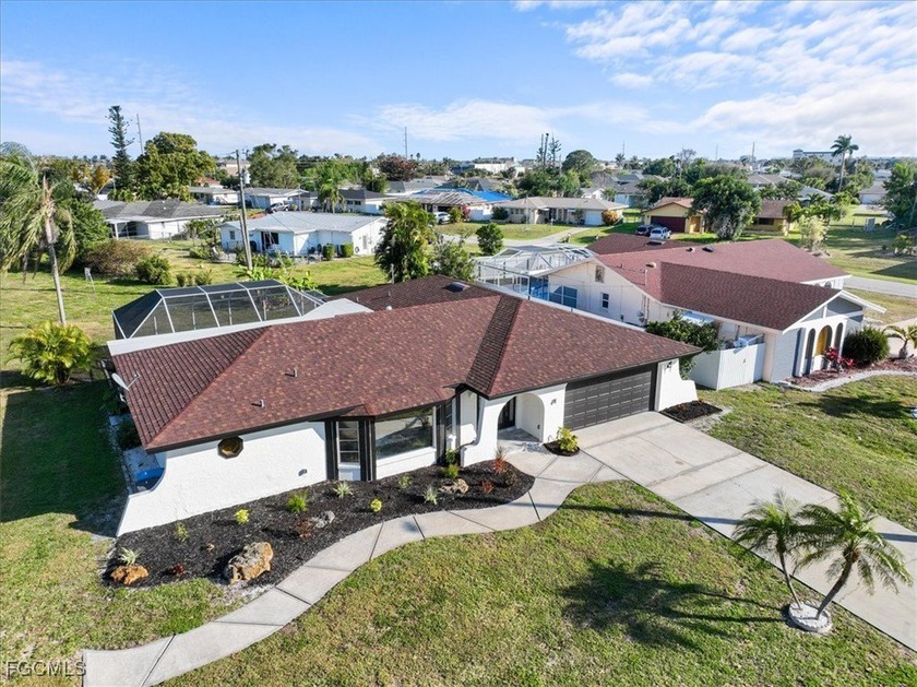 NO FLOOD INSURANCE REQUIRED - FLOOD ZONE X - SOUTHERN EXPOSURE! - Beach Home for sale in Cape Coral, Florida on Beachhouse.com