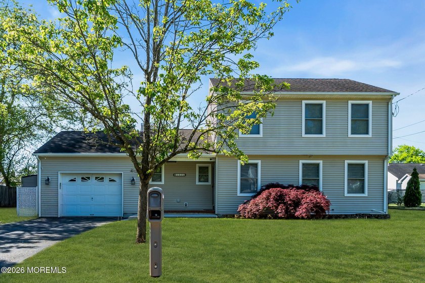 *** FULLY UPGRADED COLONIAL AVAILABLE *** FINISHED BASEMENT *** - Beach Home for sale in Toms River, New Jersey on Beachhouse.com