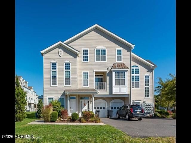 End Unit first floor Move-in ready townhouse style condo with 2 - Beach Condo for sale in Manahawkin, New Jersey on Beachhouse.com
