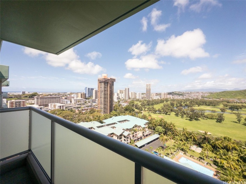 Top floor, 1 bedroom, 1 bath unit in Country Club Village 6 with - Beach Condo for sale in Honolulu, Hawaii on Beachhouse.com