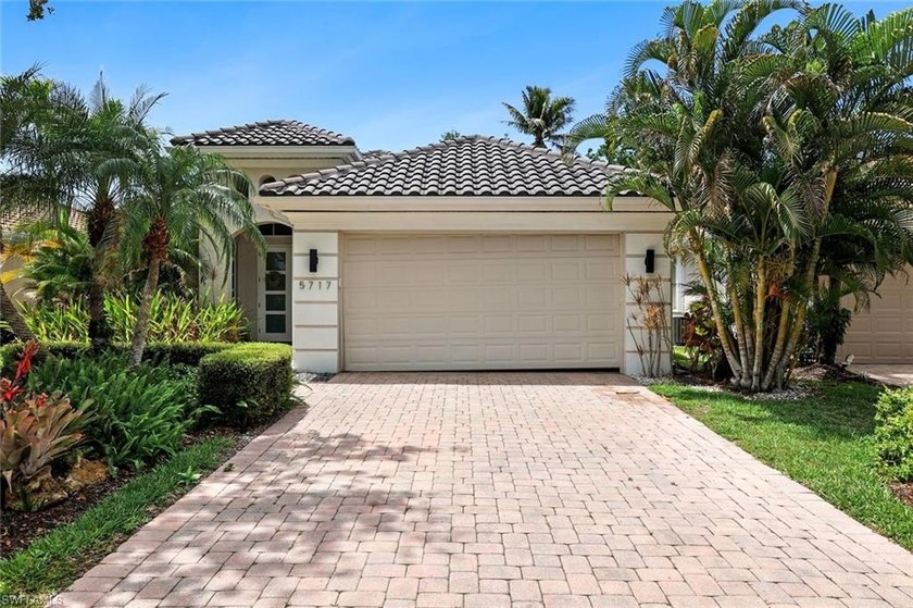 IMMEDIATE GOLF! Welcome to this fully furnished, turnkey - Beach Home for sale in Naples, Florida on Beachhouse.com