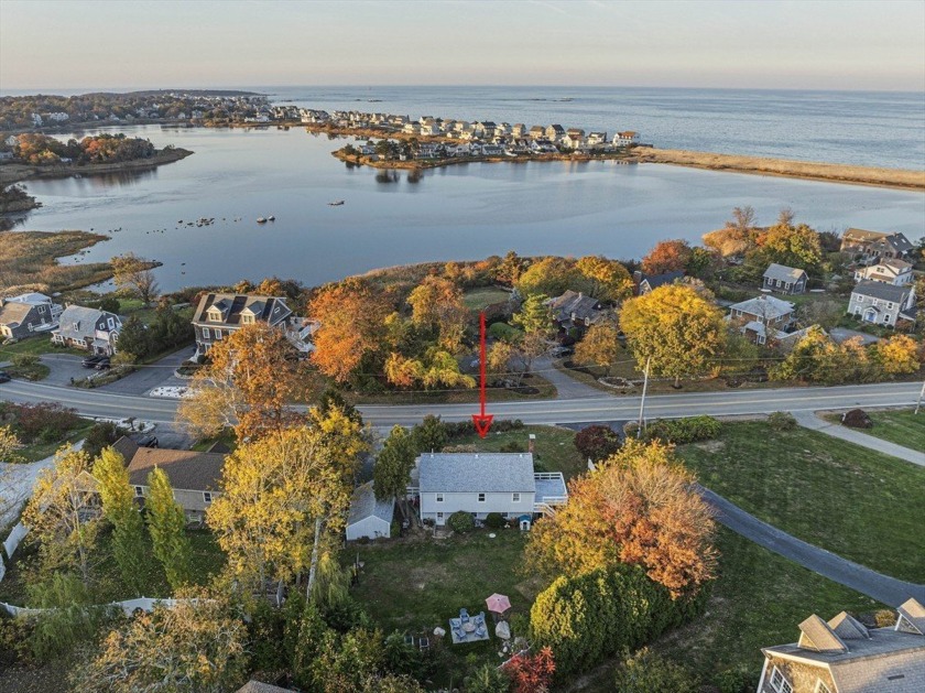 This is the one you've been waiting for!  This sweet move in - Beach Home for sale in Scituate, Massachusetts on Beachhouse.com