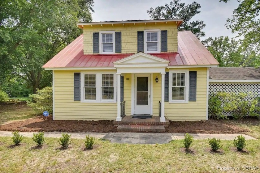 Godsey Creek/North River- Escape to this charming 2 bedroom (& a - Beach Home for sale in Bohannon, Virginia on Beachhouse.com