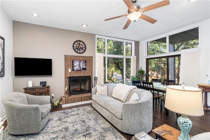 Beautifully updated first-floor condo right in the heart of - Beach Condo for sale in Norfolk, Virginia on Beachhouse.com