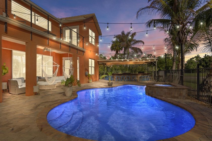 Welcome to an exceptional lakefront retreat offering the perfect - Beach Home for sale in Stuart, Florida on Beachhouse.com