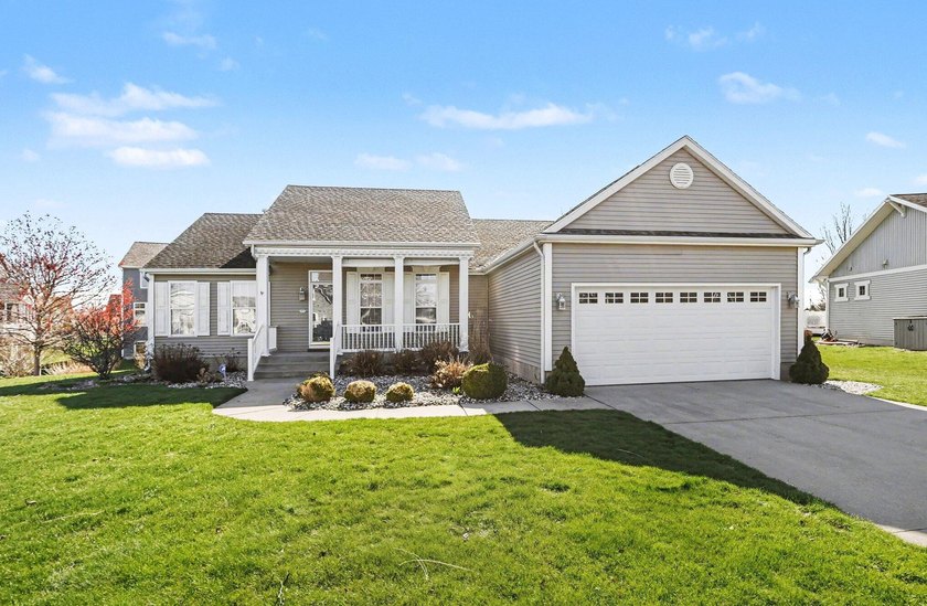 Well-maintained 3BR/2BA Ranch in the heart of Southwest - Beach Home for sale in Saint Joseph, Michigan on Beachhouse.com