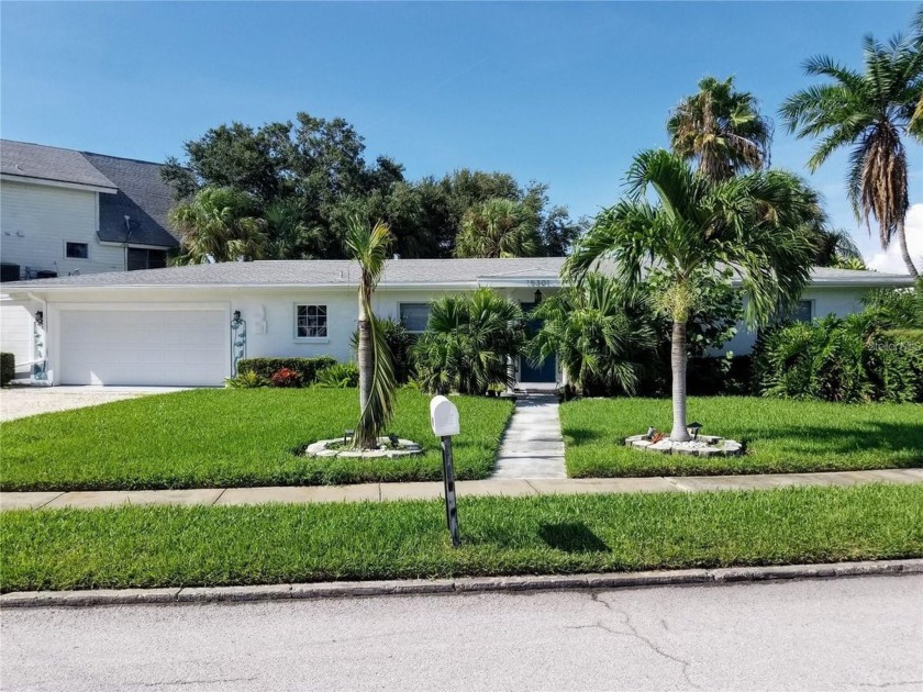 WATERFRONT HOME OR AWESOME VACANT WATERFRONT LOT.  Existing home - Beach Home for sale in Madeira Beach, Florida on Beachhouse.com