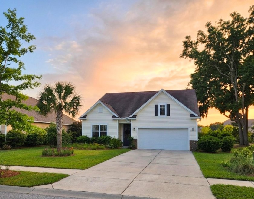 (Natural Gas Community) This well maintained 4 bdrm home in - Beach Home for sale in Johns Island, South Carolina on Beachhouse.com