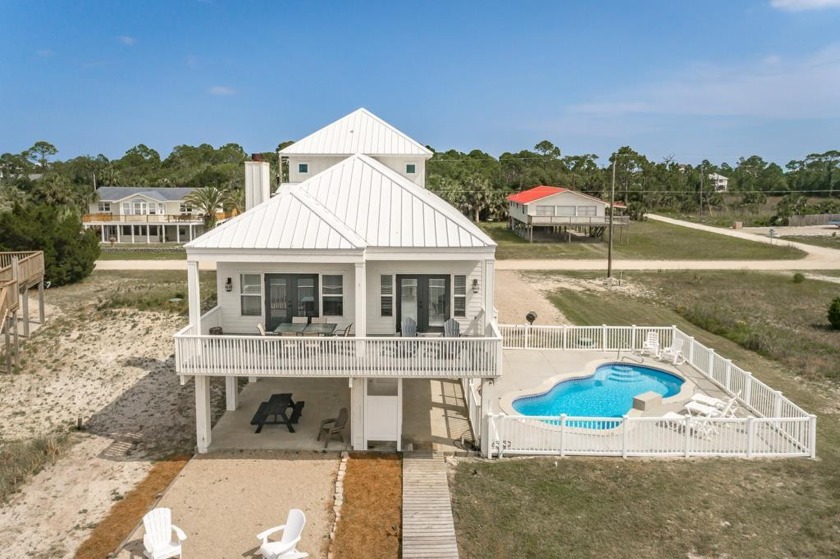Poppy's Place on the Apalachicola Bay Front has everything! - Beach Home for sale in St. George Island, Florida on Beachhouse.com