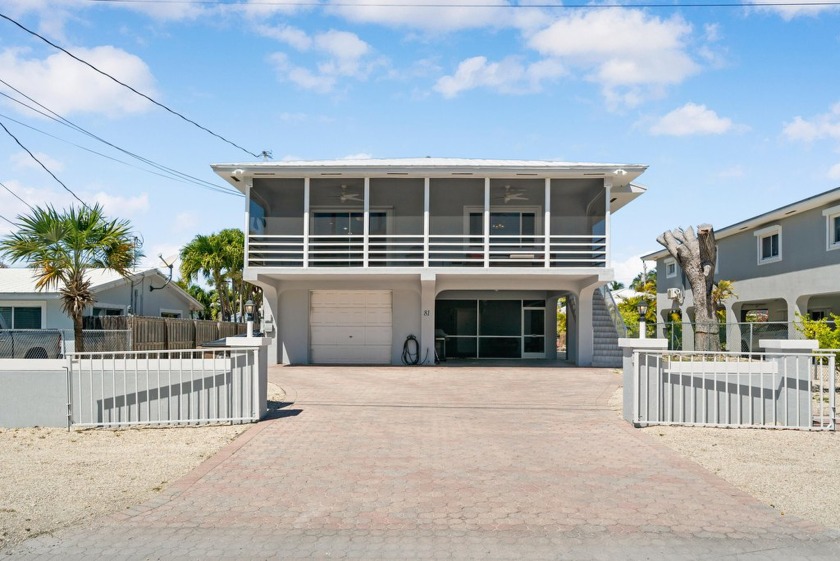 Home sweet Home in popular Port Largo. You are greeted by a - Beach Home for sale in Key Largo, Florida on Beachhouse.com