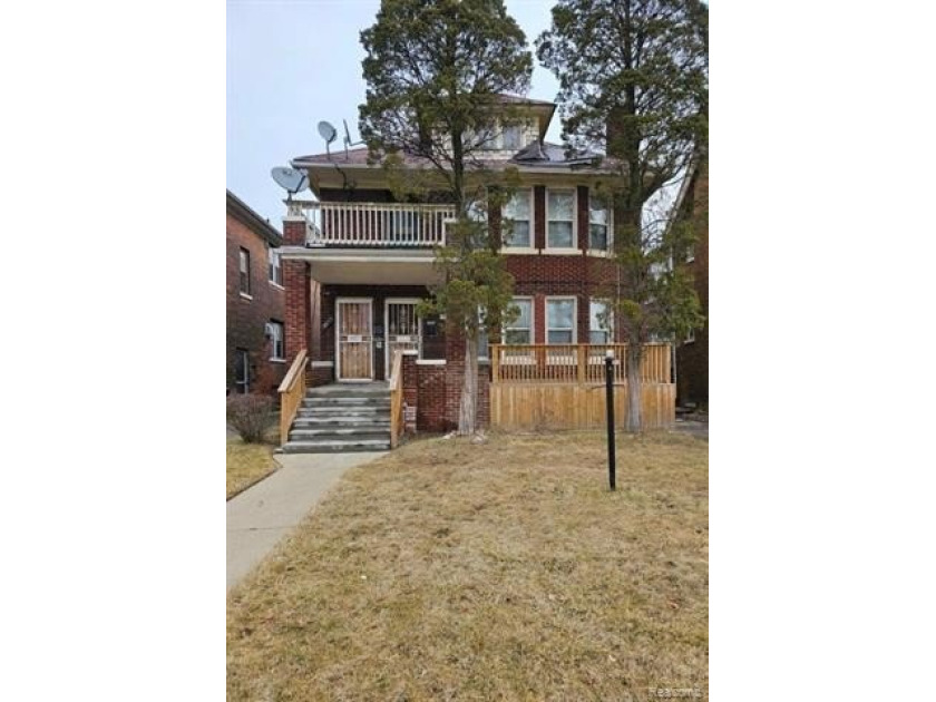 Welcome to 2950/2952 Lakewood Street, situated in Detroit's - Beach Townhome/Townhouse for sale in Detroit, Michigan on Beachhouse.com