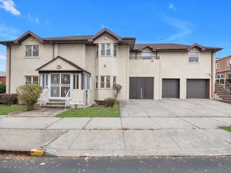 Agents welcome. We co-broke.  Asking price: $1,850,000  Real - Beach Home for sale in Brooklyn, New York on Beachhouse.com