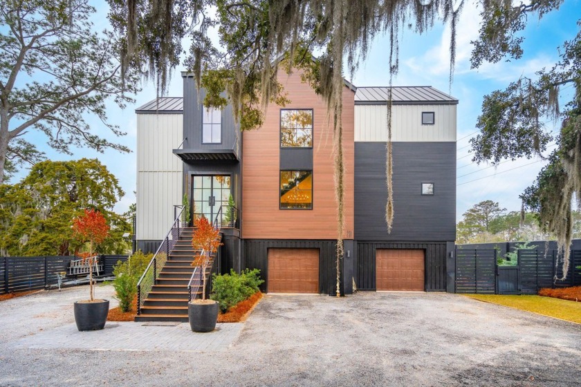 Welcome to your dream home ideally located in the heart of Mt - Beach Home for sale in Mount Pleasant, South Carolina on Beachhouse.com