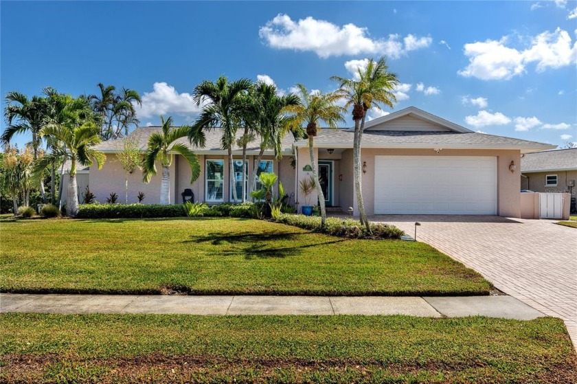 THIS HOME DID NOT SUSTAIN ANY DAMAGE OR FLOODING from Helene or - Beach Home for sale in Seminole, Florida on Beachhouse.com