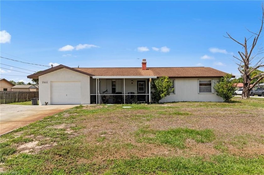 Welcome to this well-maintained 3-bedroom, 2-bath single-family - Beach Home for sale in Fort Myers, Florida on Beachhouse.com