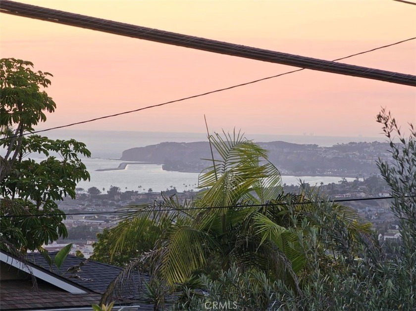 Coastal Living with Catalina Views

Welcome to your single-level - Beach Home for sale in San Clemente, California on Beachhouse.com