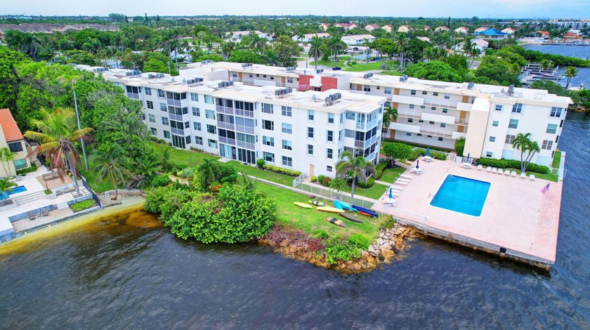 Charming 55+ Intracoastal community offering a relaxed coastal - Beach Condo for sale in Boynton Beach, Florida on Beachhouse.com