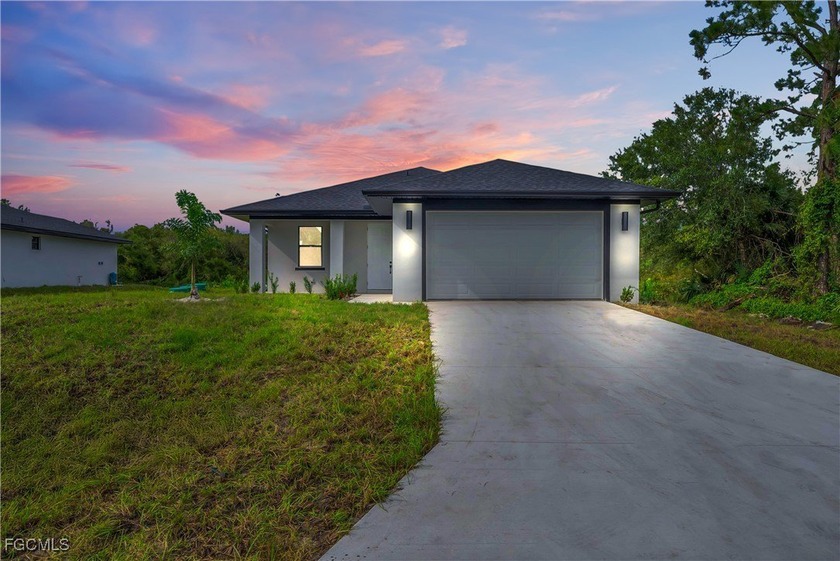 *Builder offering up to $10,000 towards buyers' closing - Beach Home for sale in Lehigh Acres, Florida on Beachhouse.com