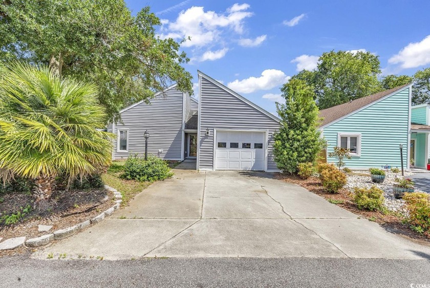 Introducing a charming coastal home close to the beach and local - Beach Home for sale in North Myrtle Beach, South Carolina on Beachhouse.com