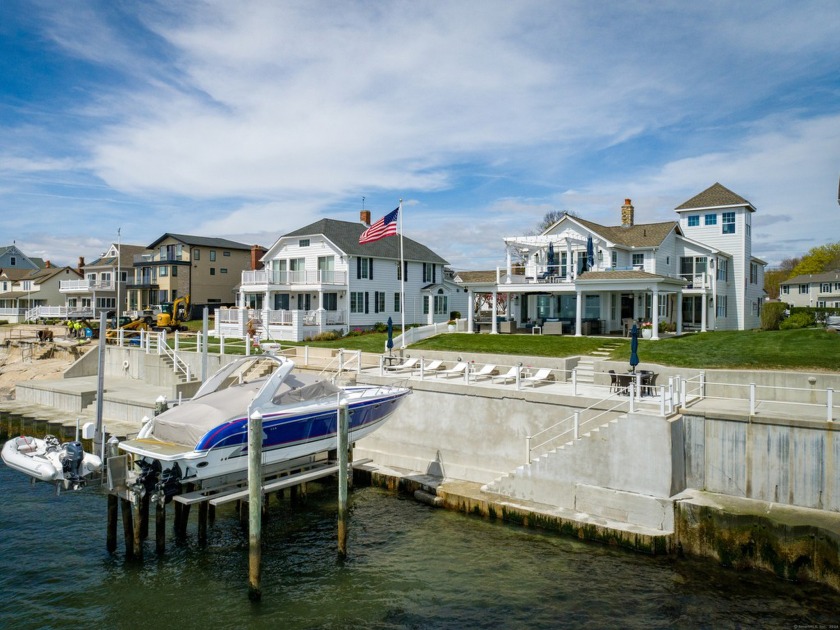 Boaters and water lovers please take note. *Sunset View* house - Beach Home for sale in Clinton, Connecticut on Beachhouse.com