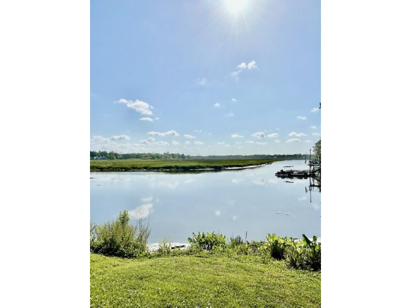 Spacious two bedroom, one bath condo in The Reserve at Old Point - Beach Home for sale in Hanahan, South Carolina on Beachhouse.com