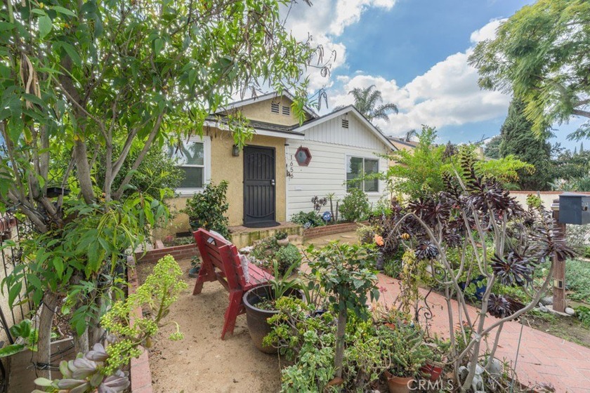 Welcome to this well-maintained and thoughtfully upgraded - Beach Home for sale in Long Beach, California on Beachhouse.com