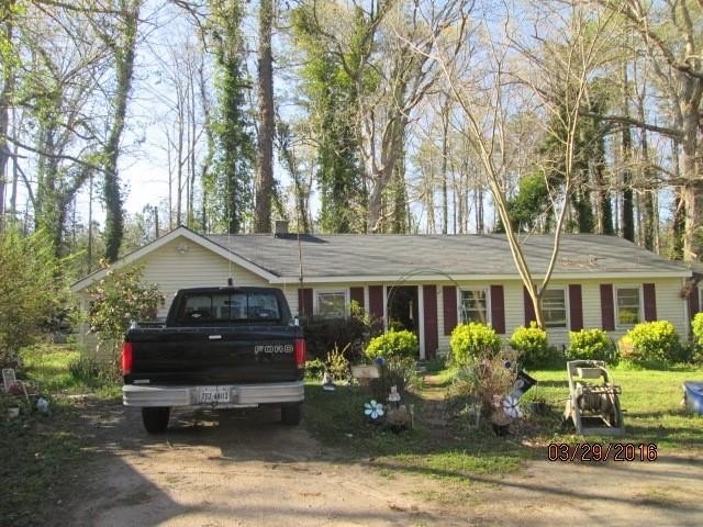 Home is a *Fixer Upper* or Tear down. This is an old photo - Beach Home for sale in Hallieford, Virginia on Beachhouse.com