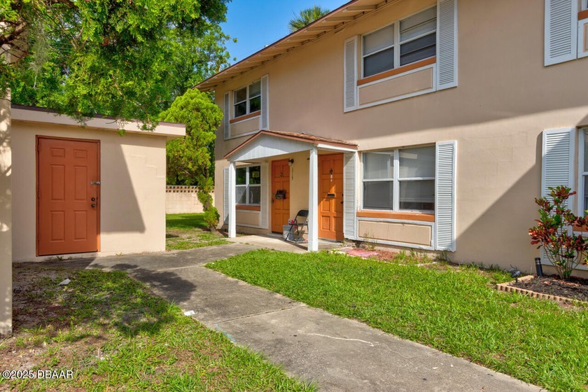 Cute end unit townhome nestled in the back of the community for - Beach Townhome/Townhouse for sale in South Daytona, Florida on Beachhouse.com