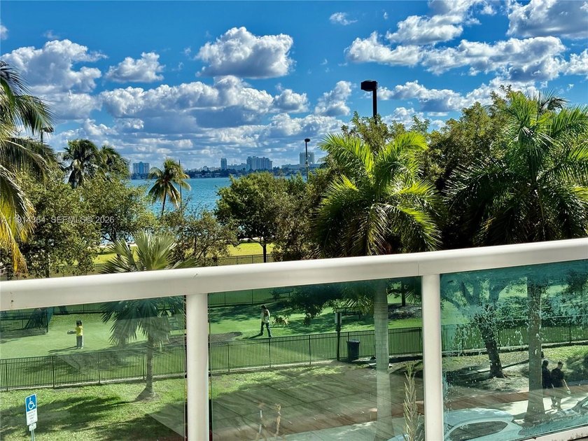 NO RENTAL RESTRICTIONS!!!!!  LIVE/WORK LOFT SPACE W/12 FOOT - Beach Condo for sale in Miami, Florida on Beachhouse.com