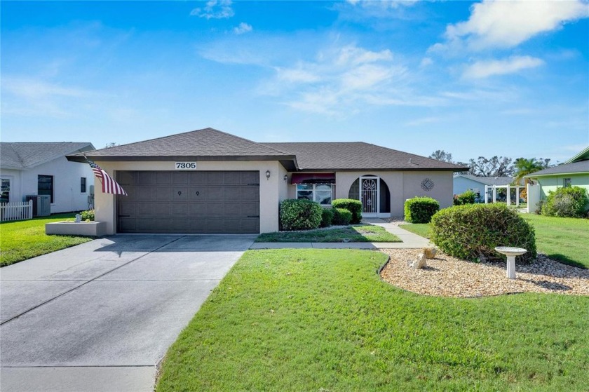 You'll love this charming 2-bedroom, 2-bath home ideally - Beach Home for sale in Bradenton, Florida on Beachhouse.com