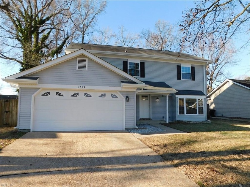 Come check out this totally updated home in Lake Placid. There - Beach Home for sale in Virginia Beach, Virginia on Beachhouse.com