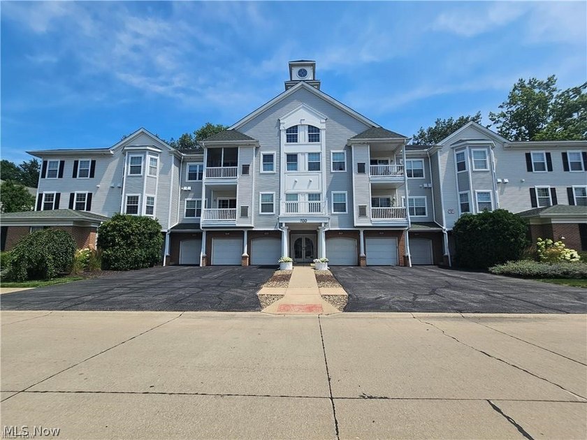 The Aqua Marine in Avon Lake - one of the area's finest - Beach Condo for sale in Avon Lake, Ohio on Beachhouse.com