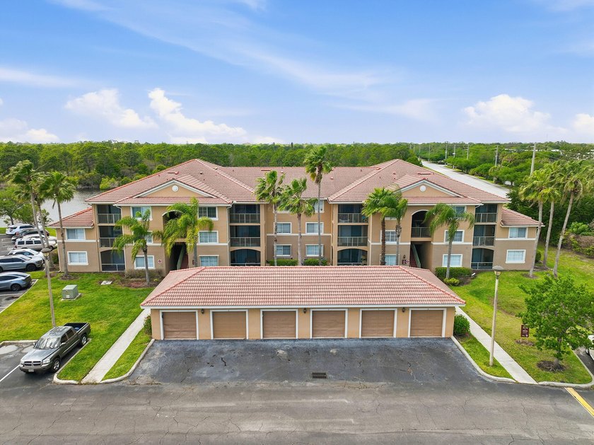 This meticulously maintained 2-bedroom, 2-bathroom open-concept - Beach Condo for sale in Jensen Beach, Florida on Beachhouse.com