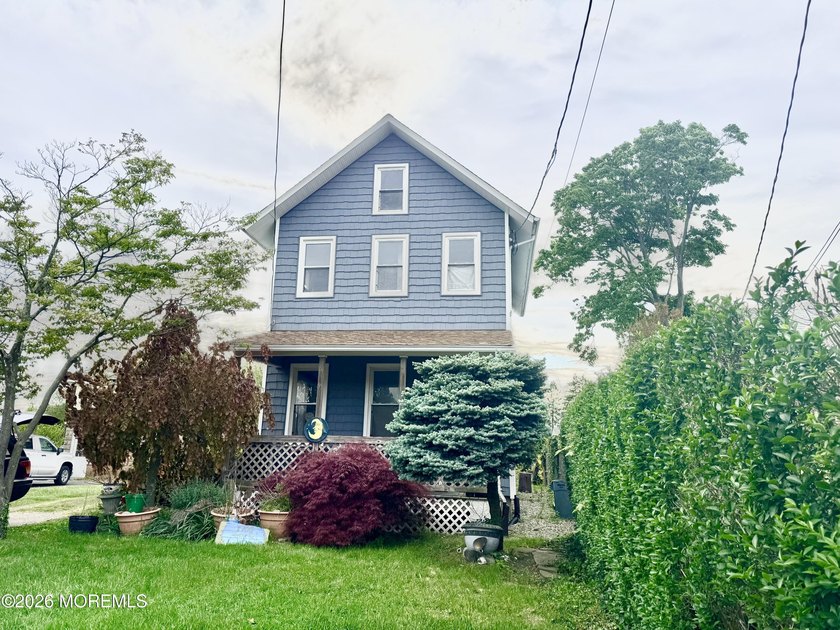 Calling for investors!! A great fixer-upper offers the chance to - Beach Home for sale in Spring Lake, New Jersey on Beachhouse.com