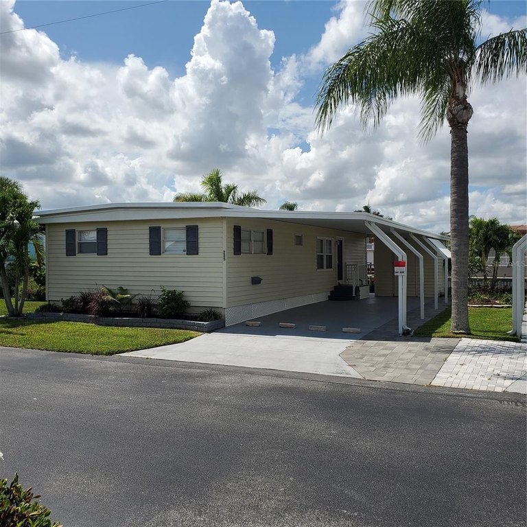 Waterfront home with great views! Excellent opportunity to - Beach Home for sale in Clearwater, Florida on Beachhouse.com