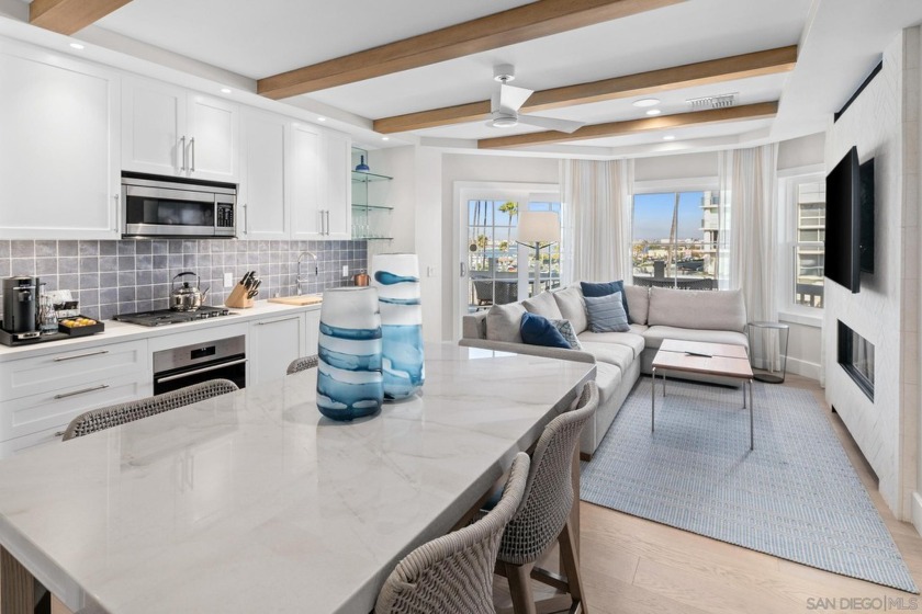 Experience unparalleled luxury at the Shore House, an exclusive - Beach Home for sale in Coronado, California on Beachhouse.com