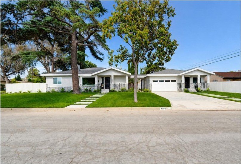 Welcome to this exceptional multi-generational property located - Beach Townhome/Townhouse for sale in Long Beach, California on Beachhouse.com