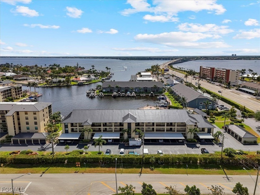 PRIVATE BOAT SLIP WITH LIFT INCLUDED! Welcome to this - Beach Condo for sale in Cape Coral, Florida on Beachhouse.com