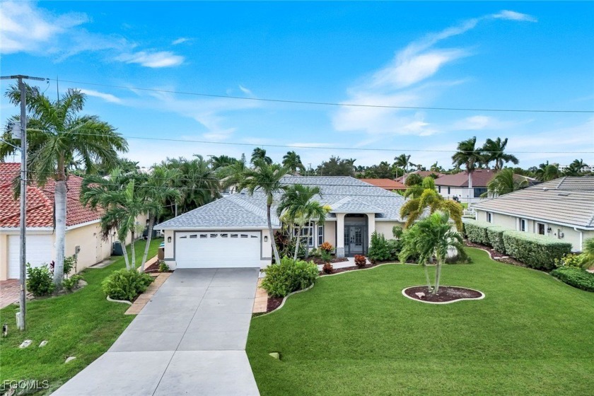 WESTERN EXPOSURE GULF-ACCESS POOL HOME w/DOCK AND LIFT! Enjoy - Beach Home for sale in Cape Coral, Florida on Beachhouse.com