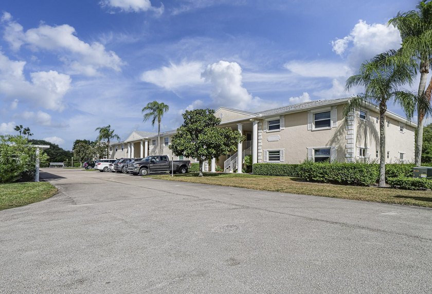 2nd floor End unit Fully Furnished & Turnkey, Impact windows & - Beach Condo for sale in Vero Beach, Florida on Beachhouse.com