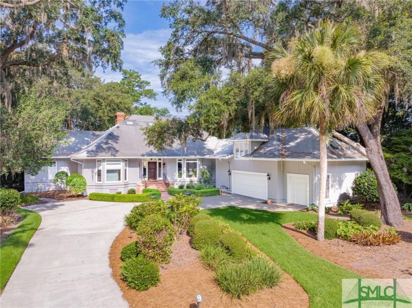 Beautifully updated home in desirable Oakridge. Situated on a - Beach Home for sale in Savannah, Georgia on Beachhouse.com